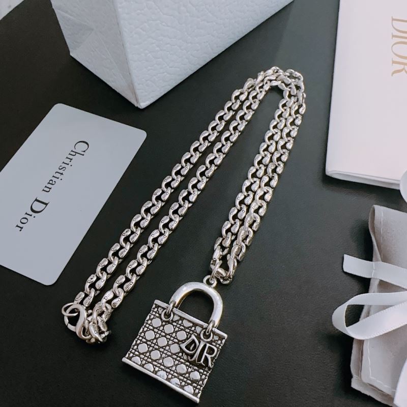 chr1st1an D10r necklaces